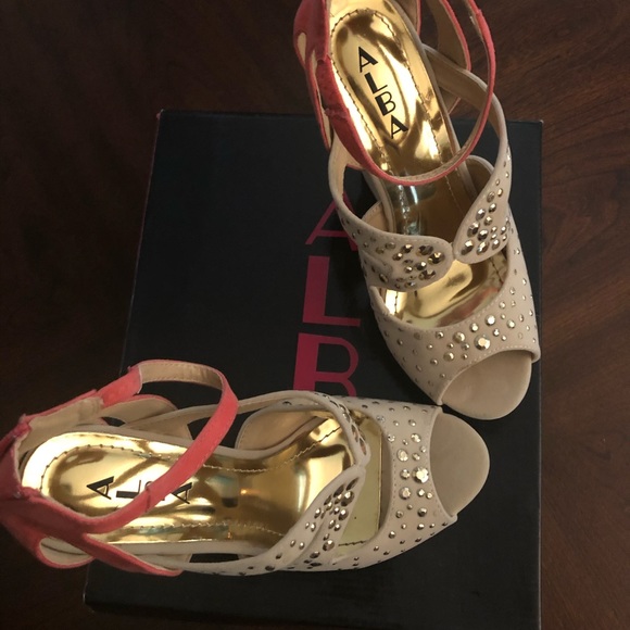 Wedge Sandals and the shirt (Bundle) - Picture 3 of 6